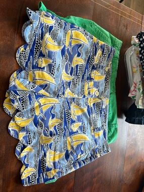 crown & ivy Blue, Yellow & Green Scallop Hem Printed Women's Shorts